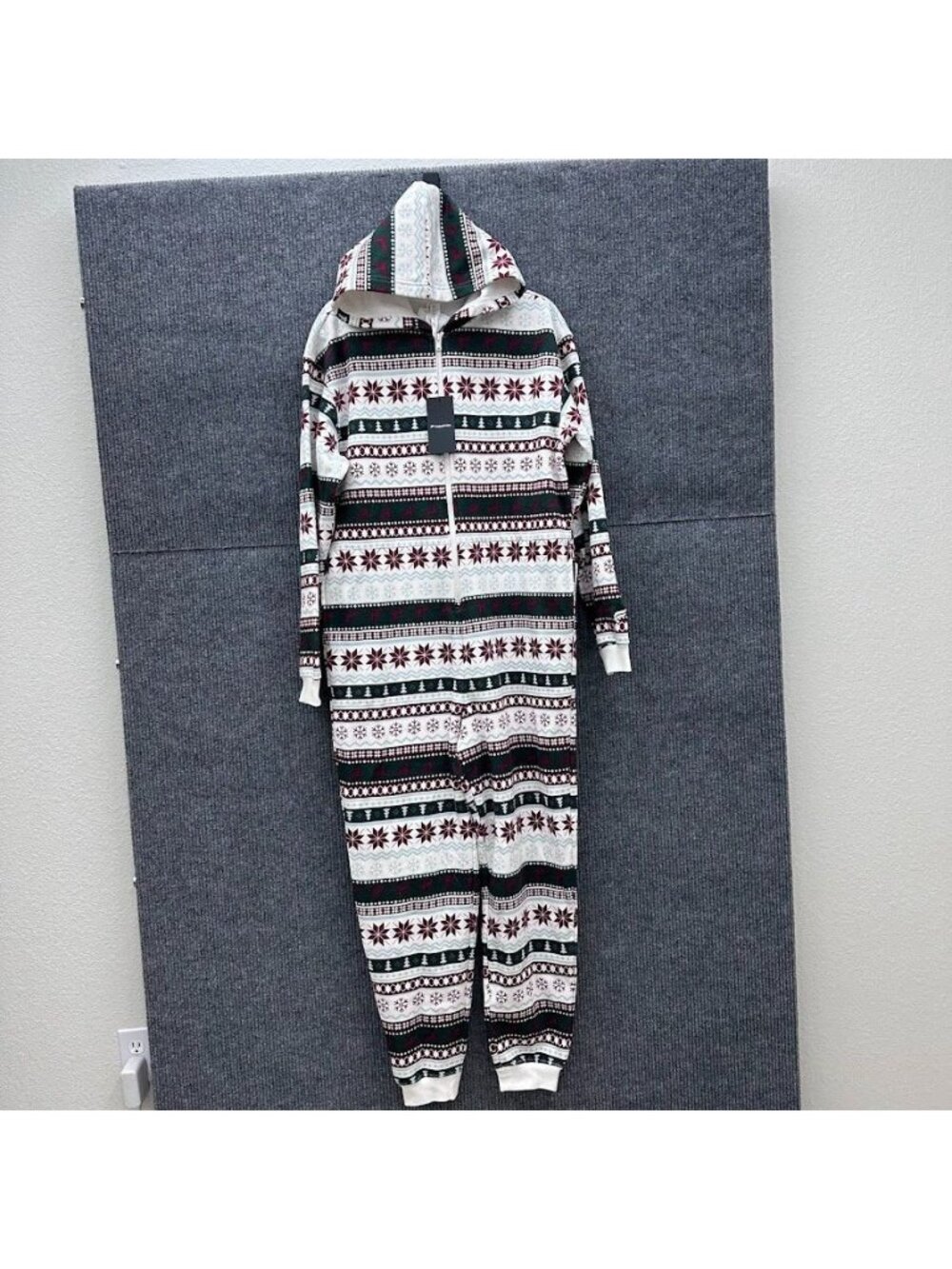 Fabletics Fleece Hooded Holiday Fair Isle Christmas One Piece Unisex Large NEW